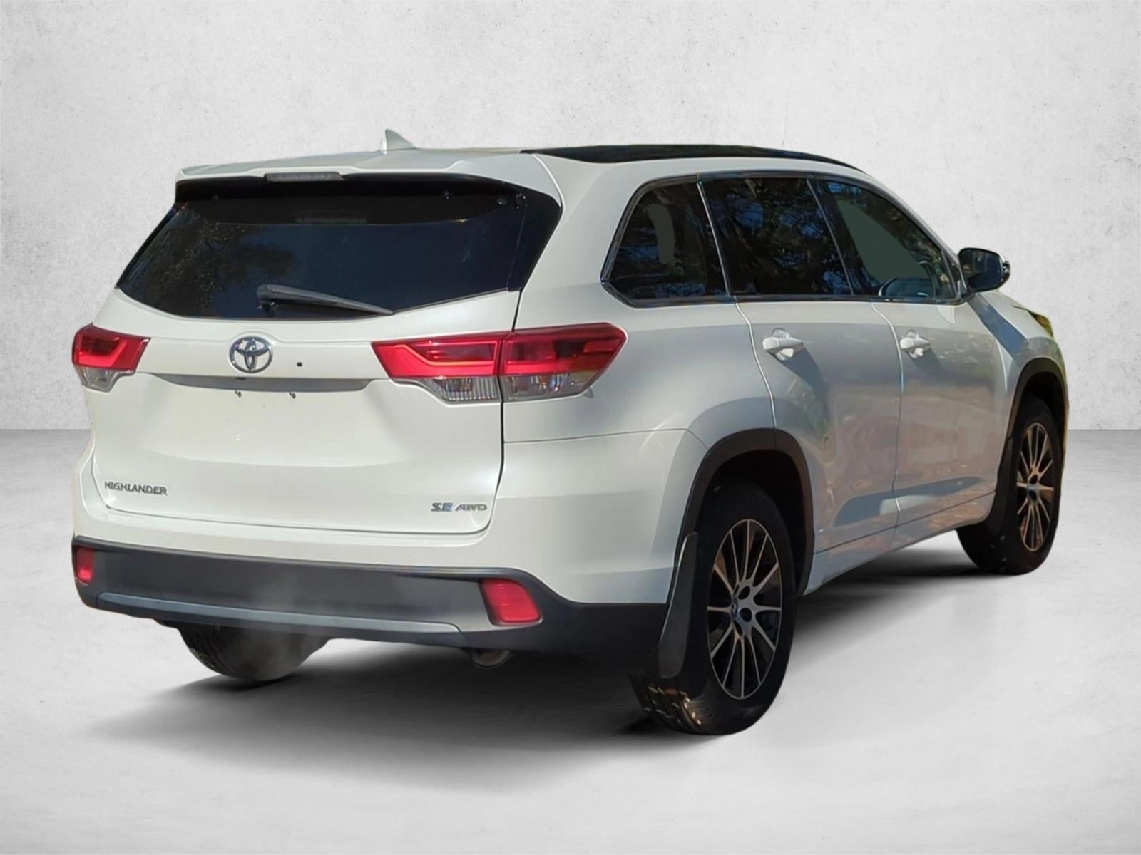 2017 Toyota Highlander SE V6 AWD (Natl)