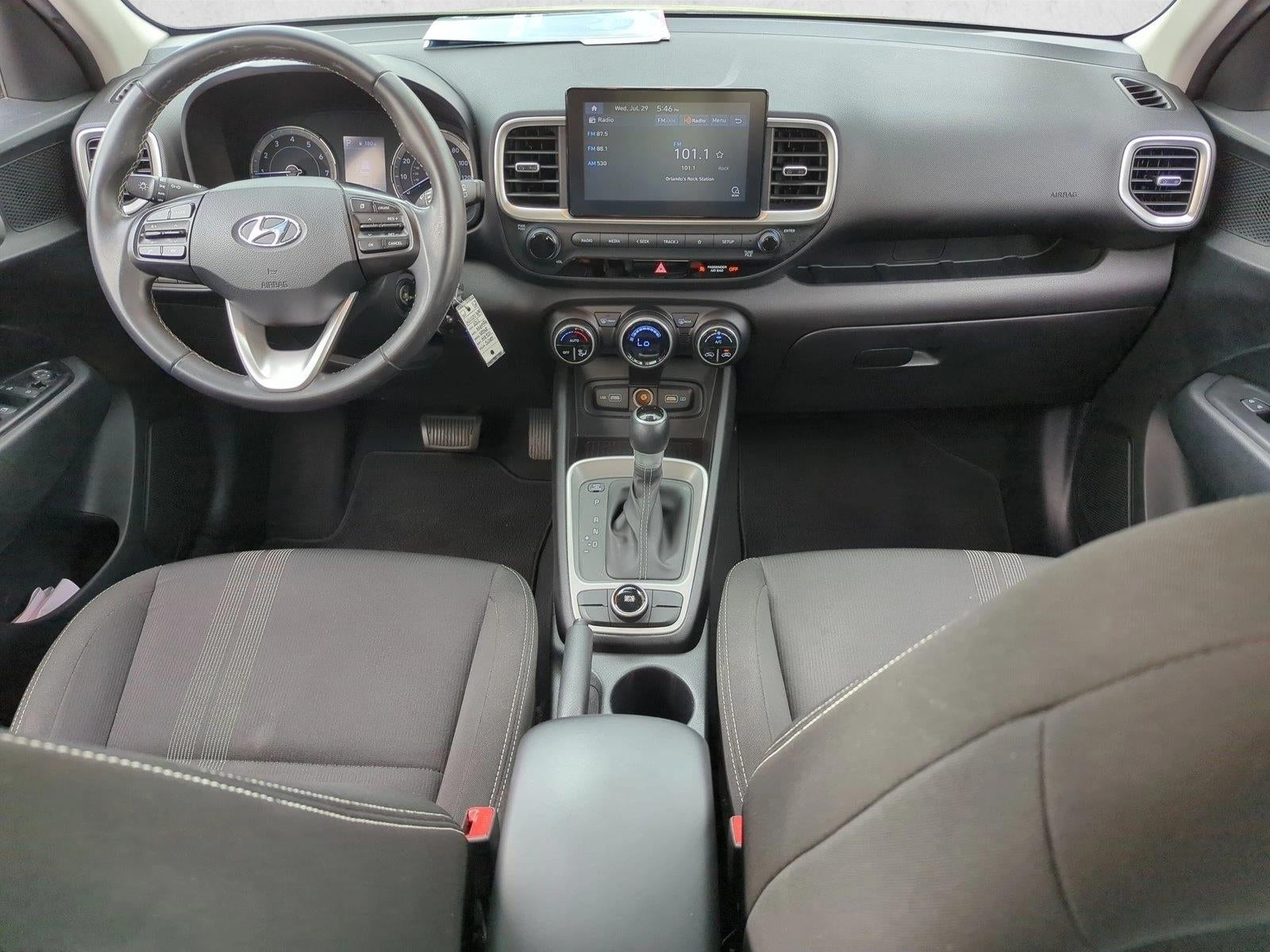 2022 Hyundai VENUE SEL IVT