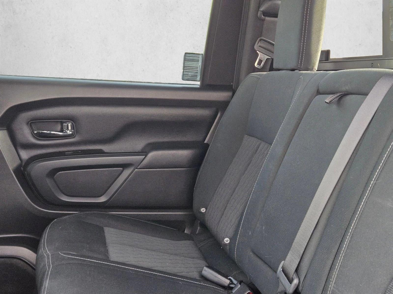 2019 Nissan Titan 4x4 Crew Cab SV