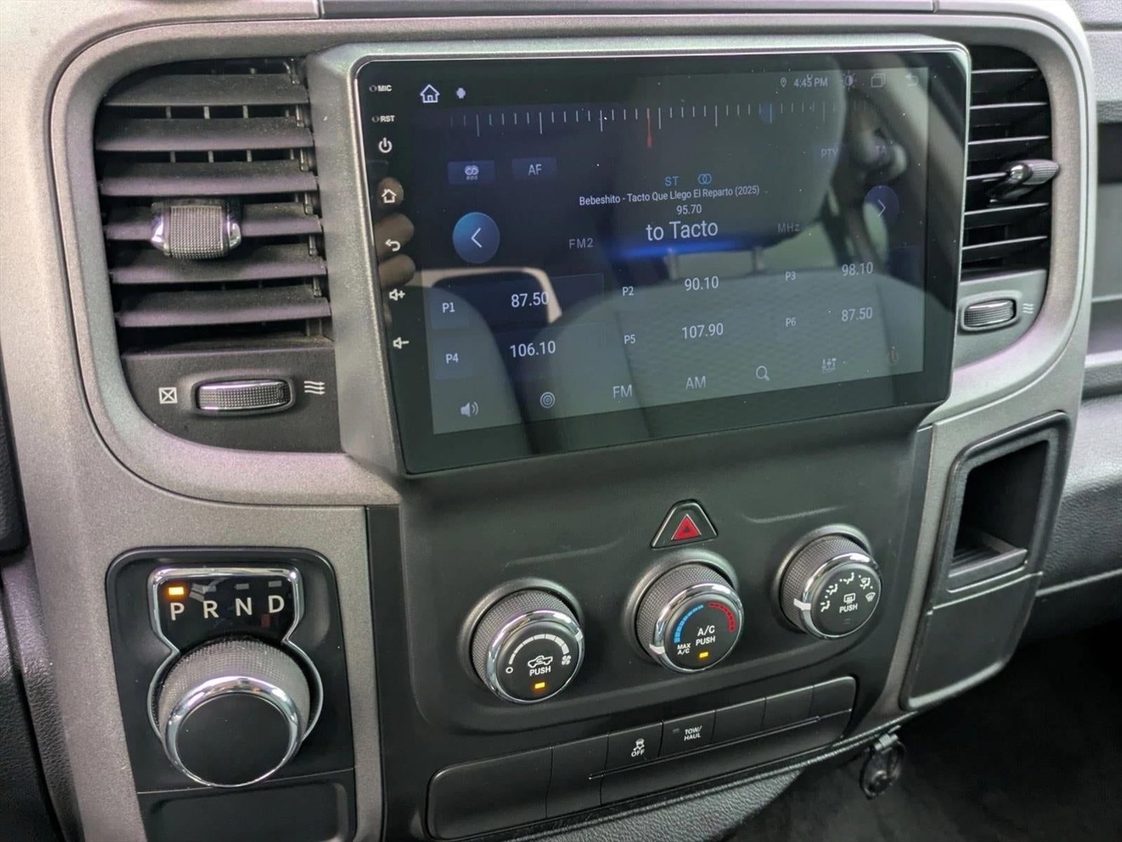 2017 RAM 1500 Express 4x2 Crew Cab 5'7" Box