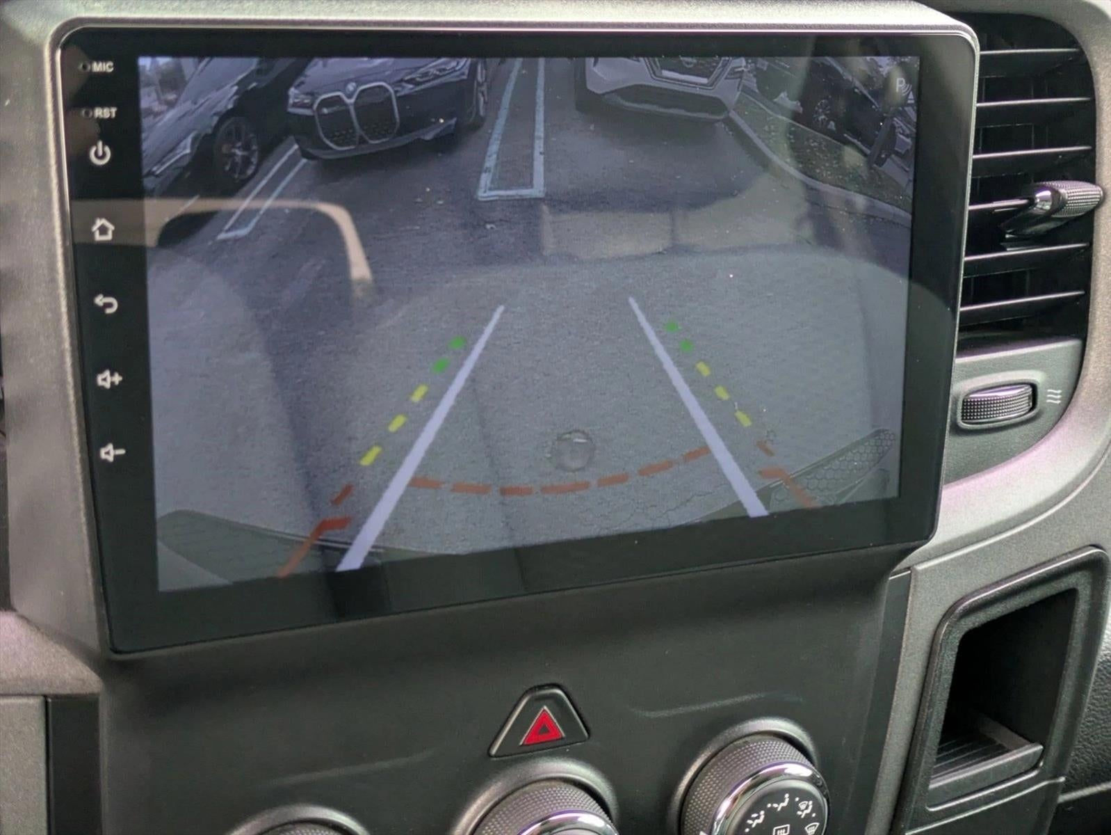 2017 RAM 1500 Express 4x2 Crew Cab 5'7" Box