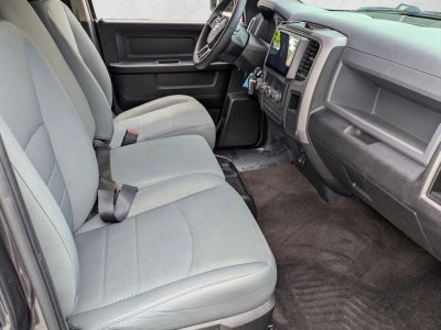 2017 RAM 1500 Express 4x2 Crew Cab 5'7" Box