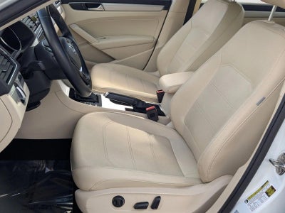 2019 Volkswagen Passat 2.0T Wolfsburg Edition Auto
