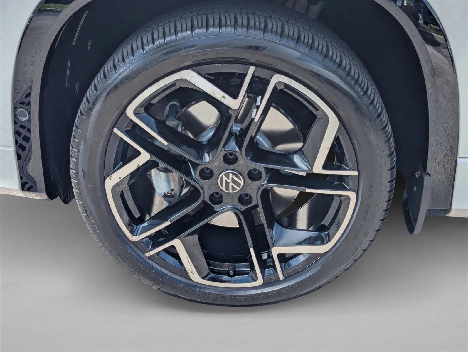 2025 Volkswagen Tiguan 2.0T SEL R-Line 4MOTION