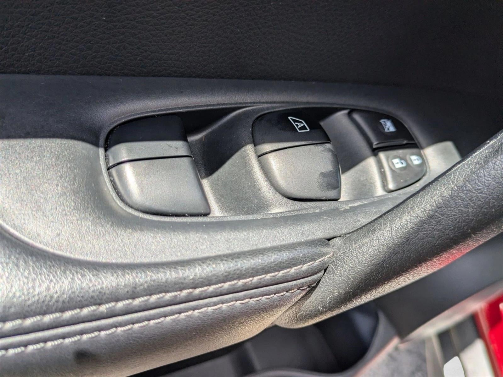 2020 Nissan Rogue FWD SV
