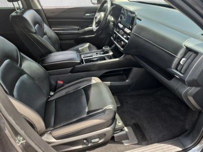 2022 Nissan Pathfinder SL 2WD