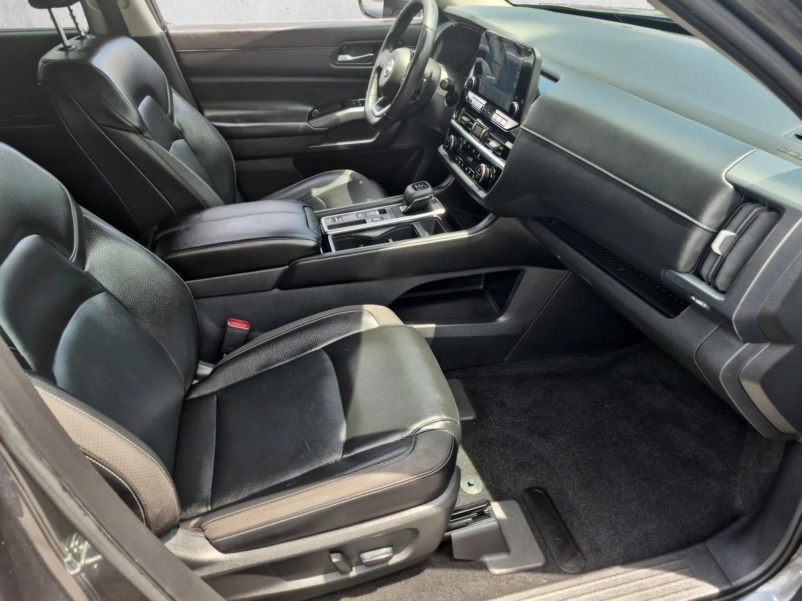 2022 Nissan Pathfinder SL 2WD