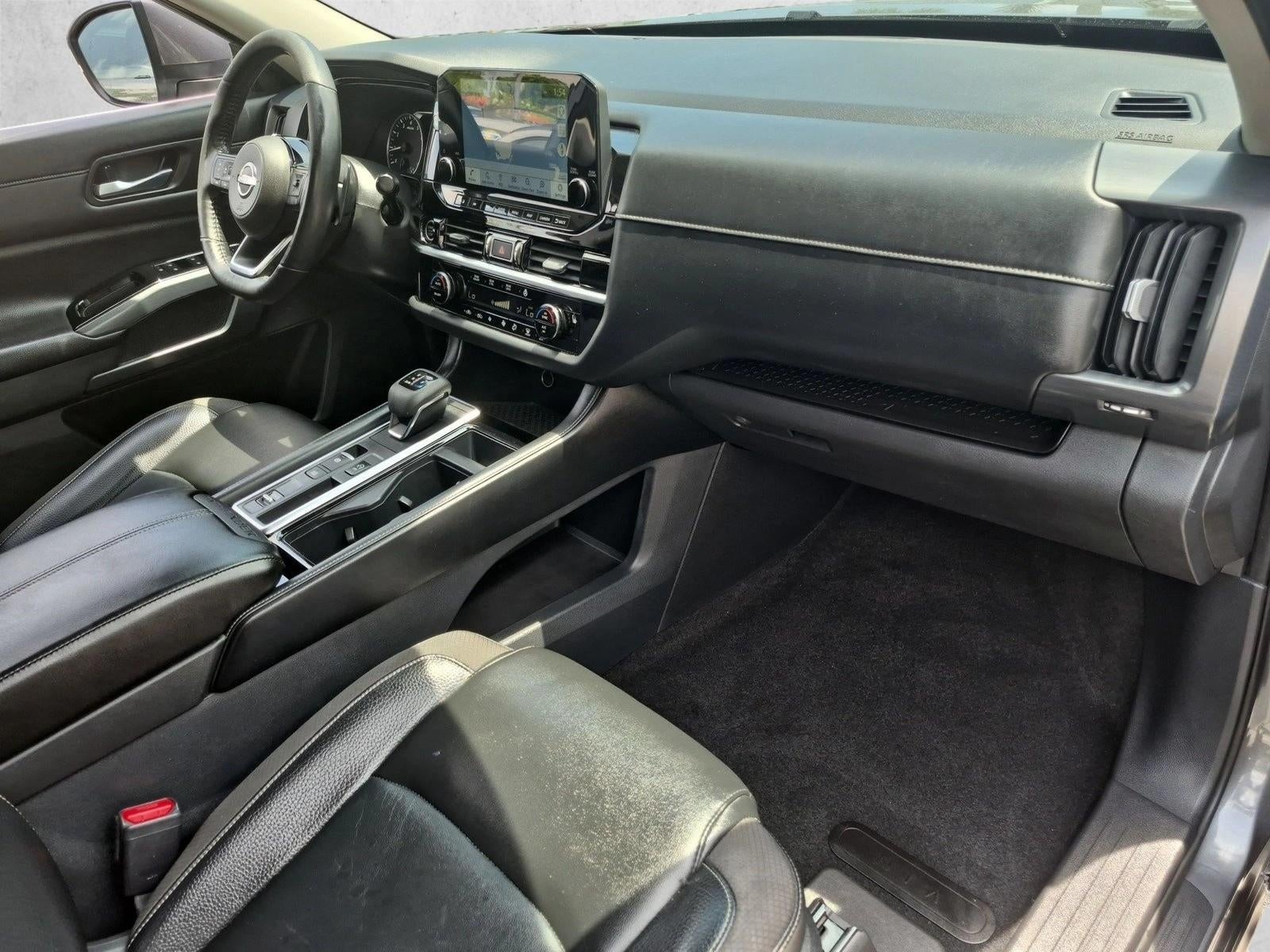 2022 Nissan Pathfinder SL 2WD