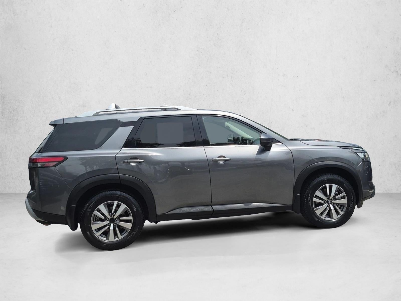 2022 Nissan Pathfinder SL 2WD