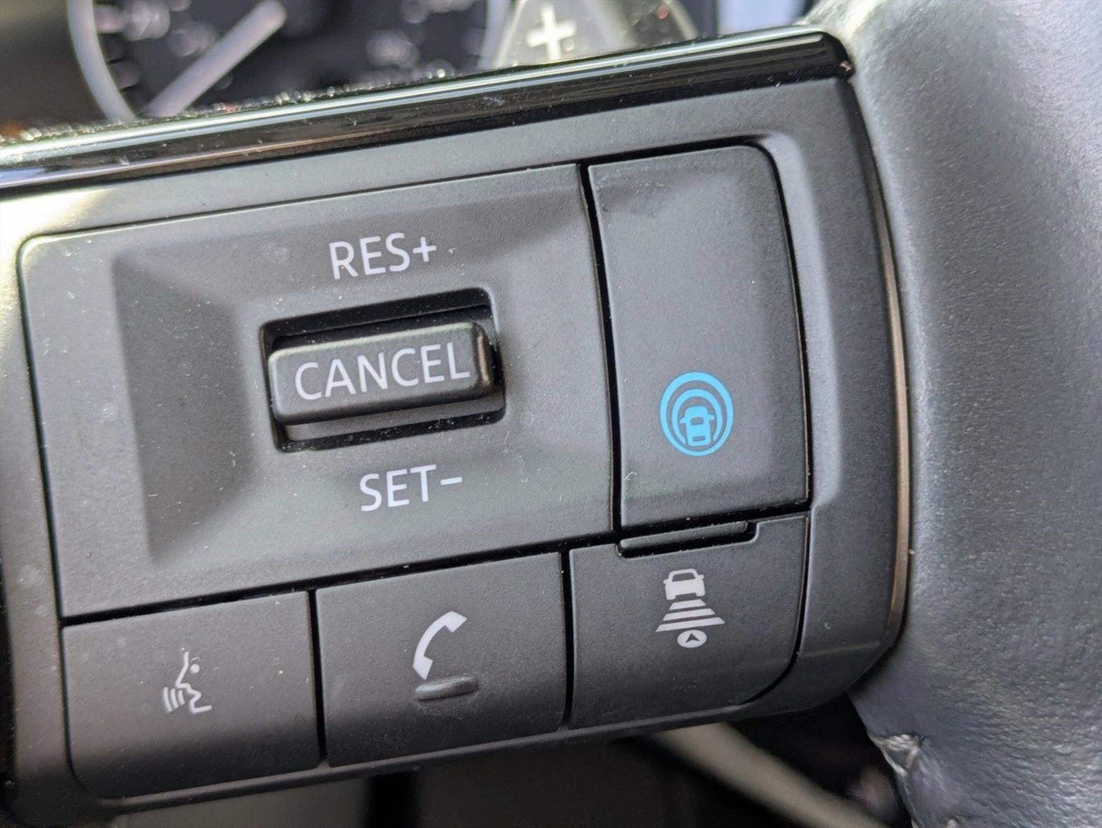 2024 Nissan Pathfinder SL 2WD