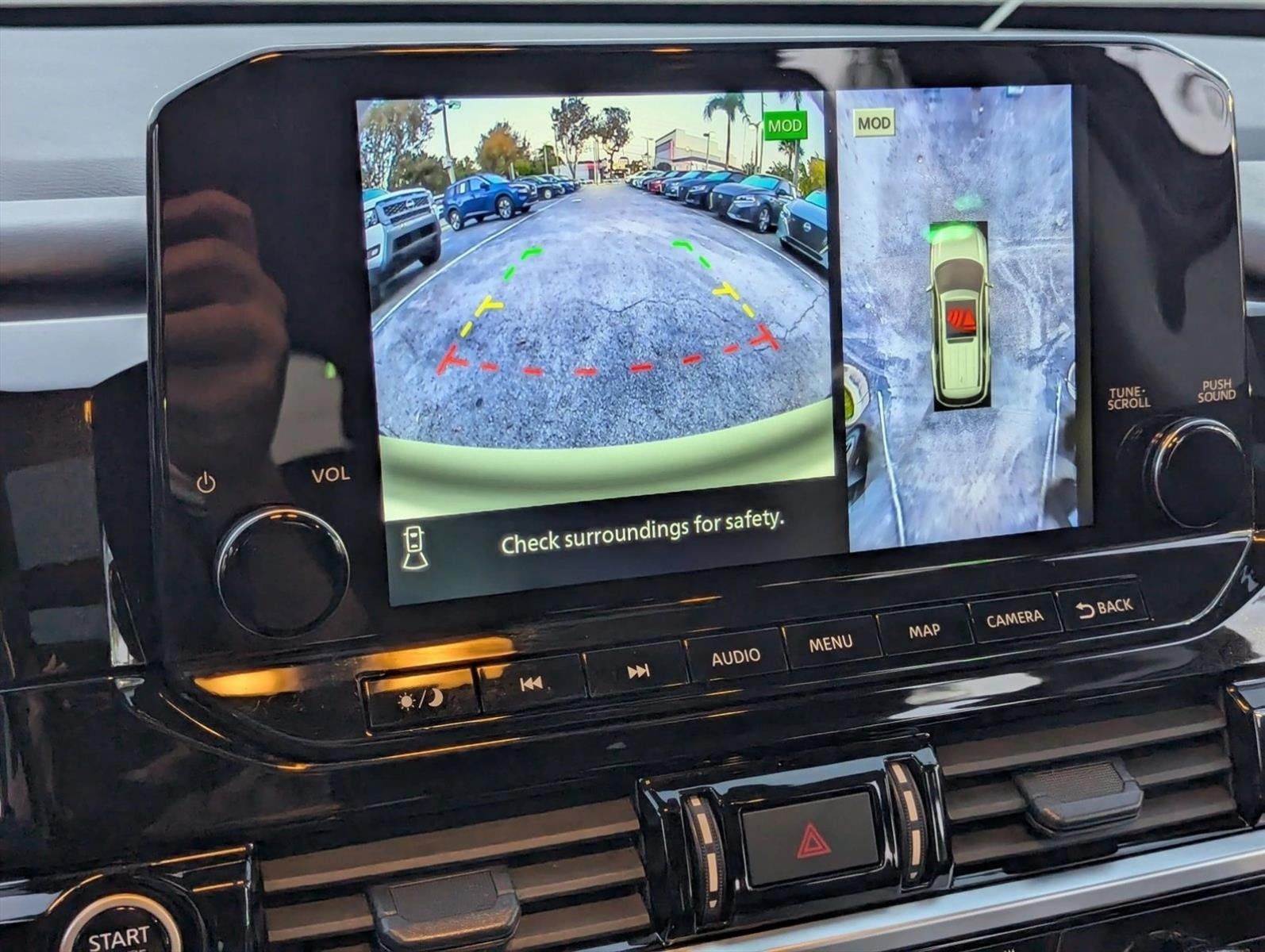 2024 Nissan Pathfinder SL 2WD