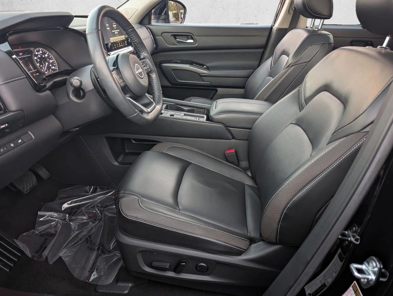 2024 Nissan Pathfinder SL 2WD