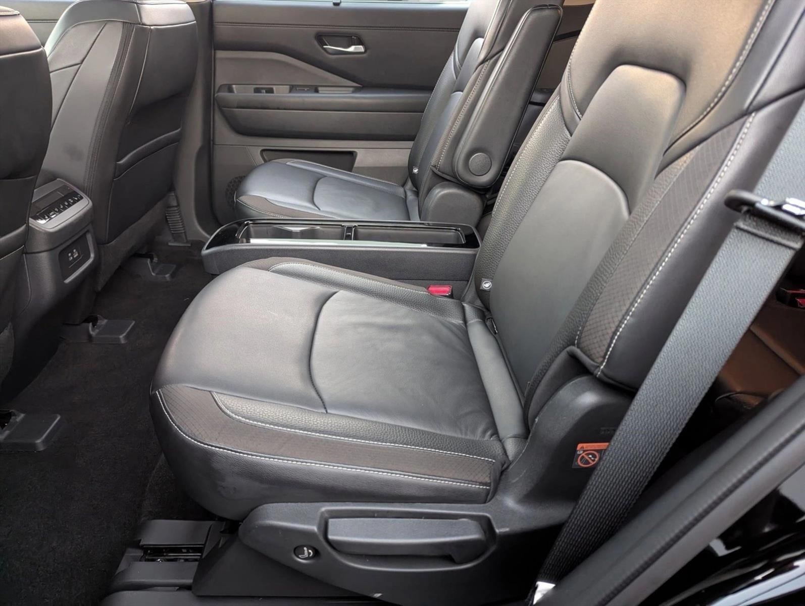 2024 Nissan Pathfinder SL 2WD