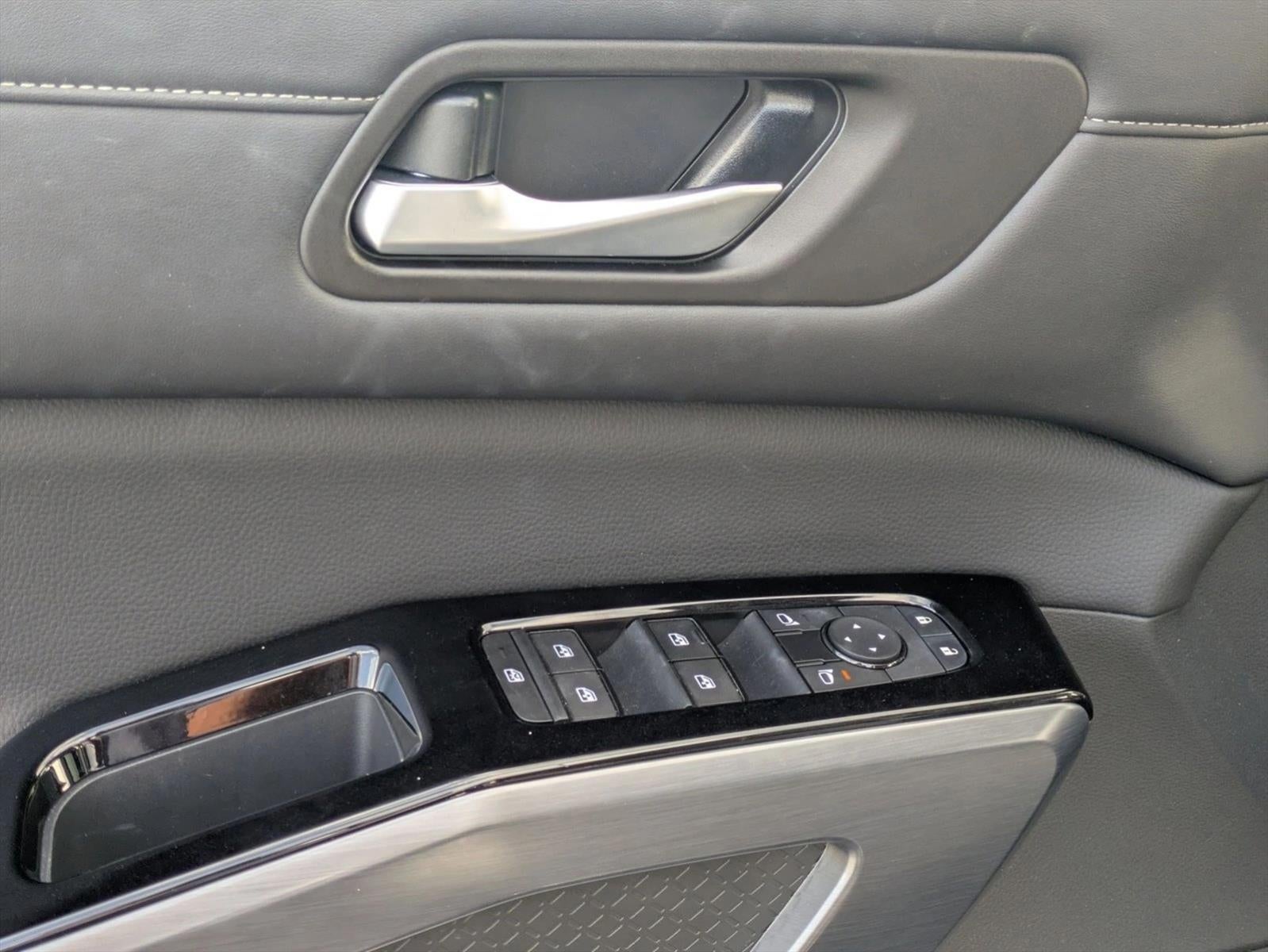 2024 Nissan Pathfinder SL 2WD