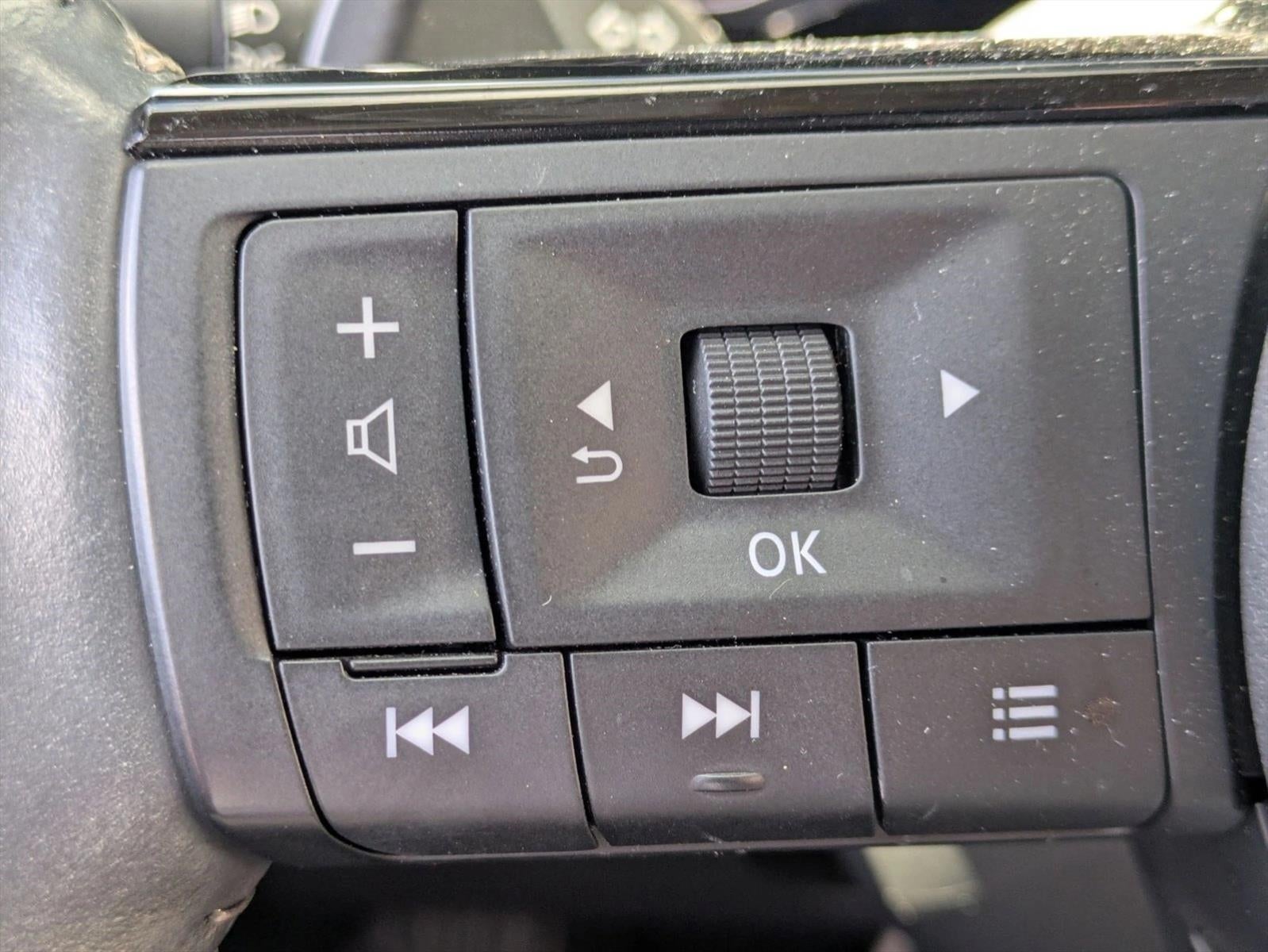 2024 Nissan Pathfinder SL 2WD