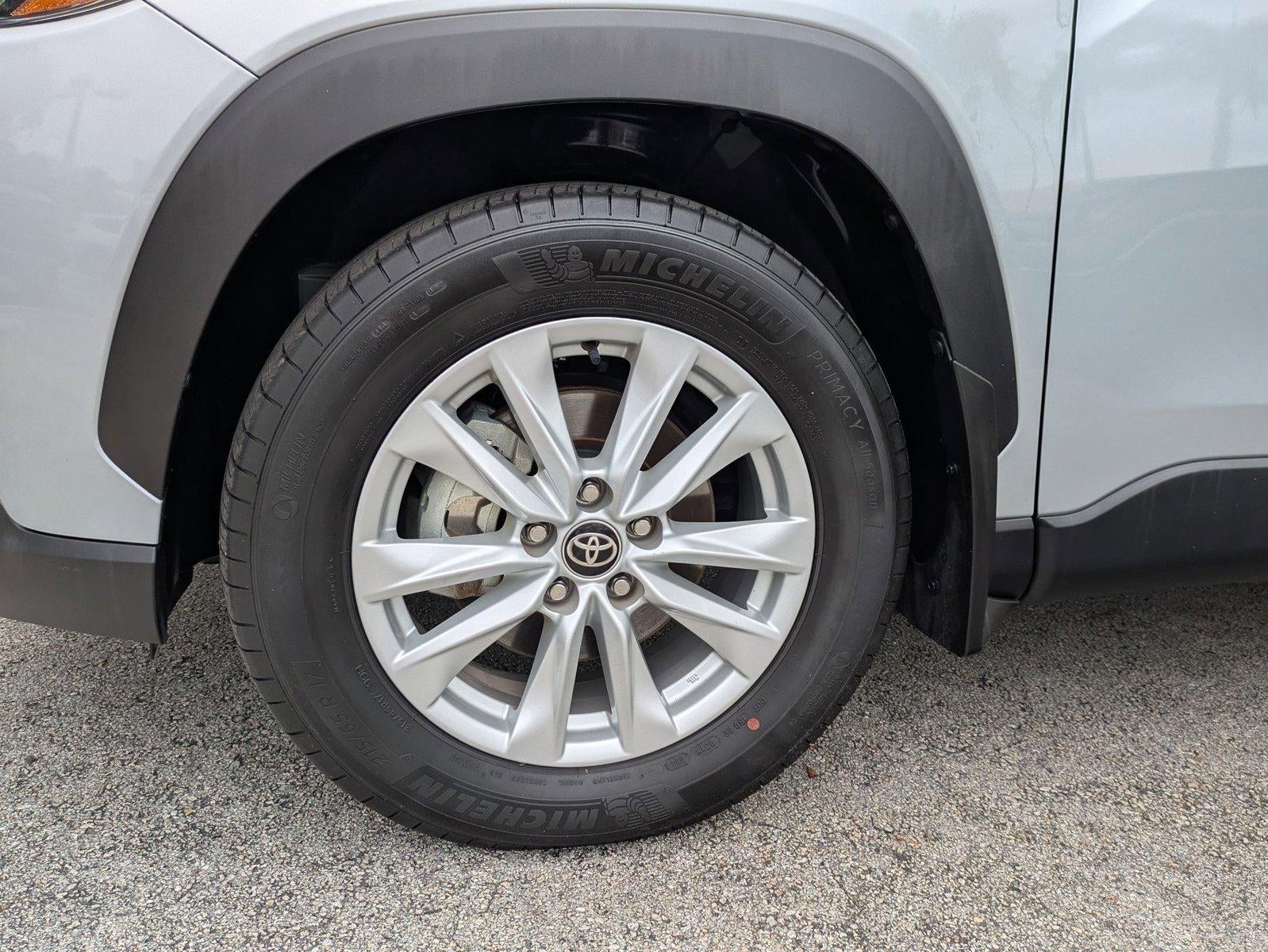 2024 Toyota Corolla Cross LE 2WD (Natl)
