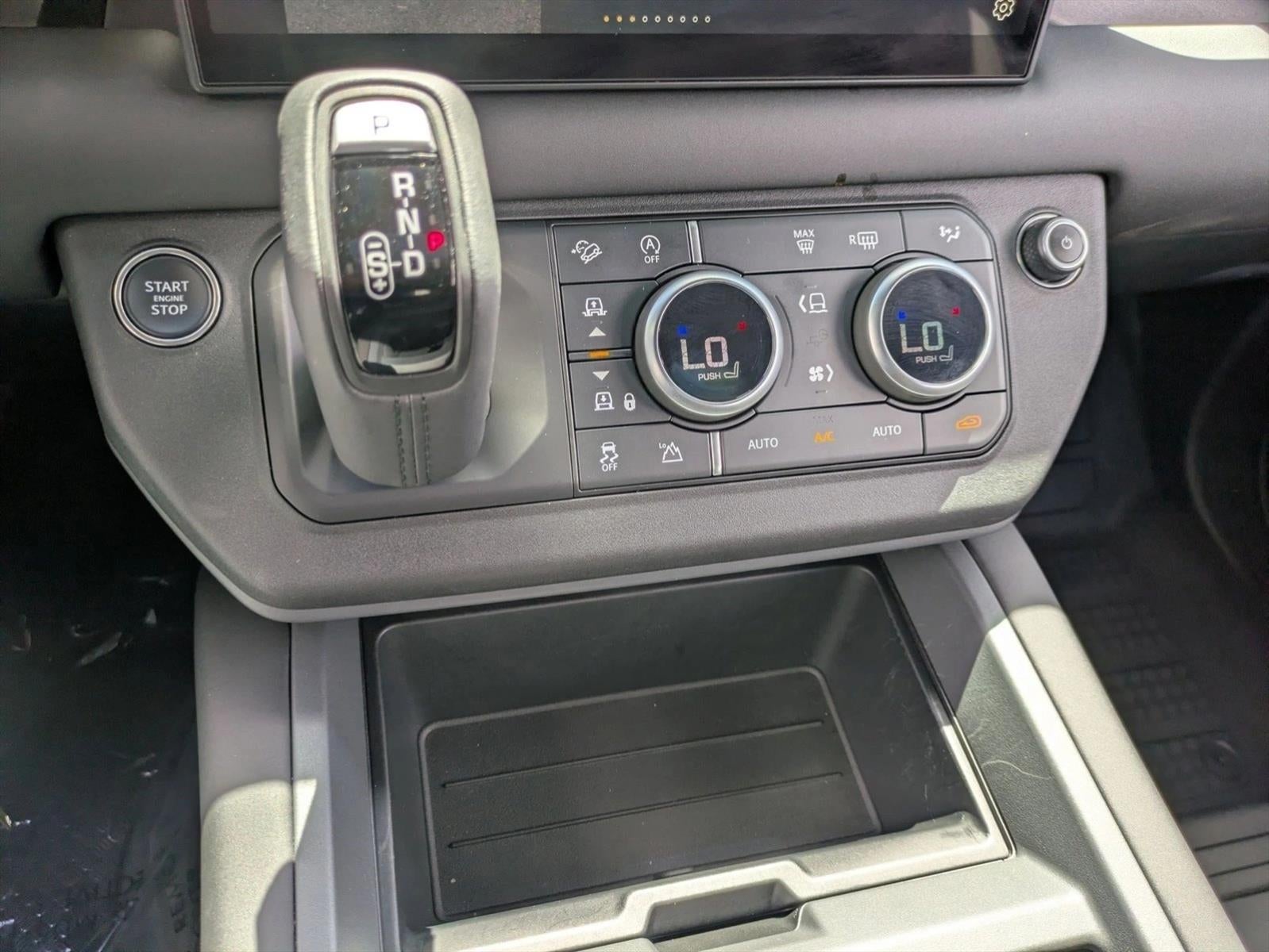 2025 Land Rover Defender 110 P400 S