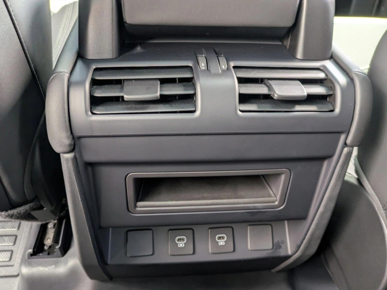 2025 Land Rover Defender 110 P400 S