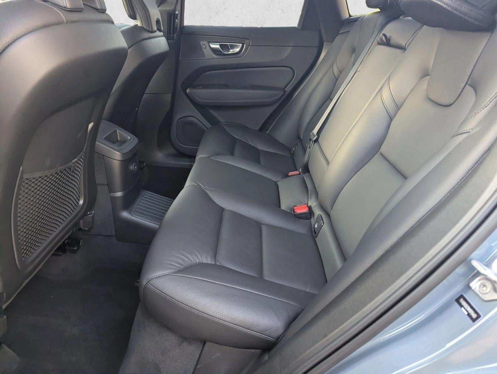 2022 Volvo XC60 Recharge Plug-In Hybrid T8 eAWD PHEV Inscription Expression