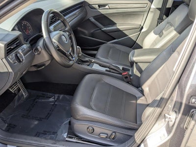 2020 Volkswagen Passat 2.0T R-Line Auto