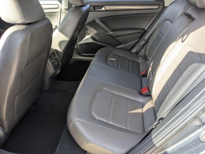 2020 Volkswagen Passat 2.0T R-Line Auto