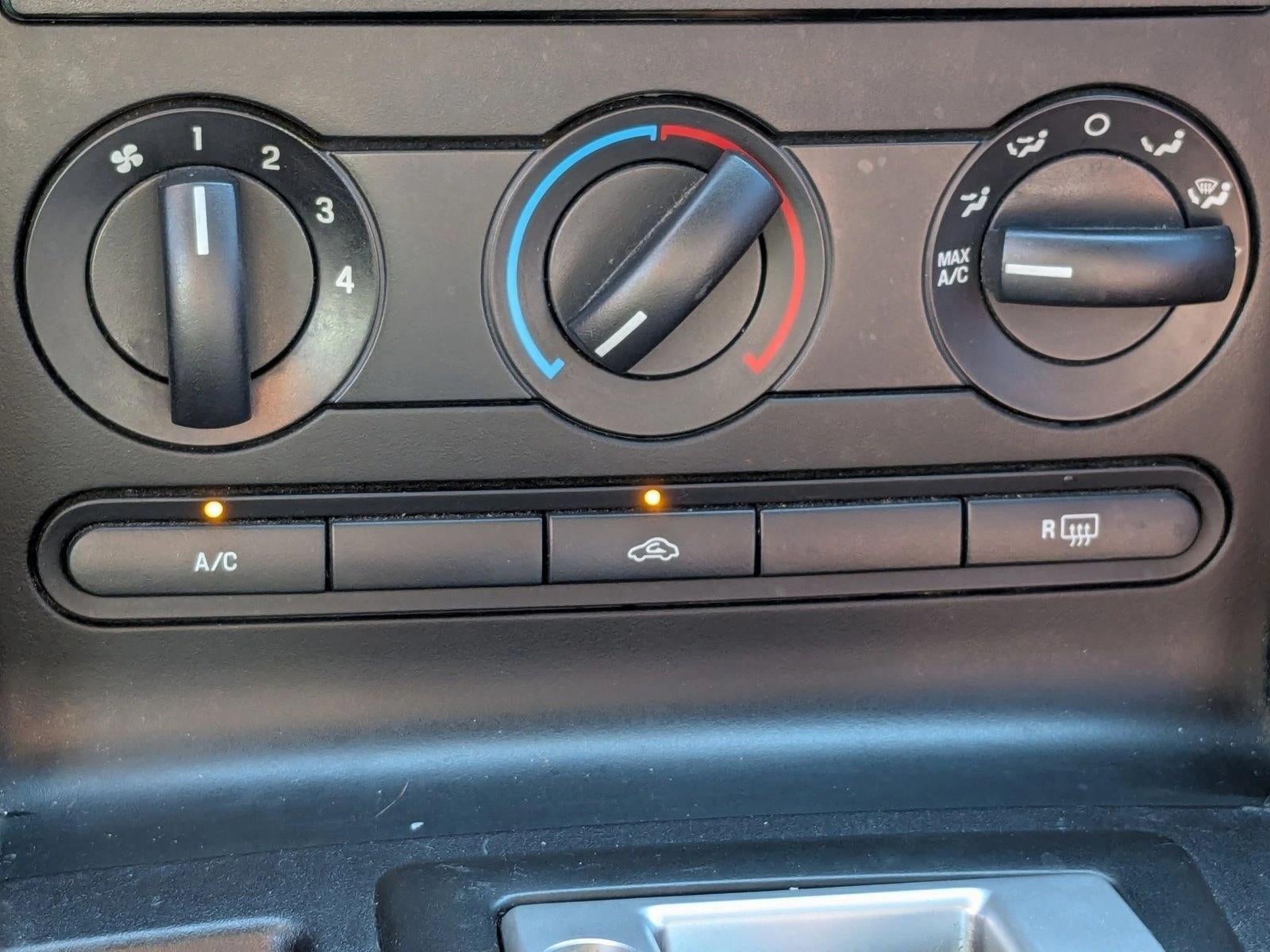 2005 Ford Mustang GT Deluxe