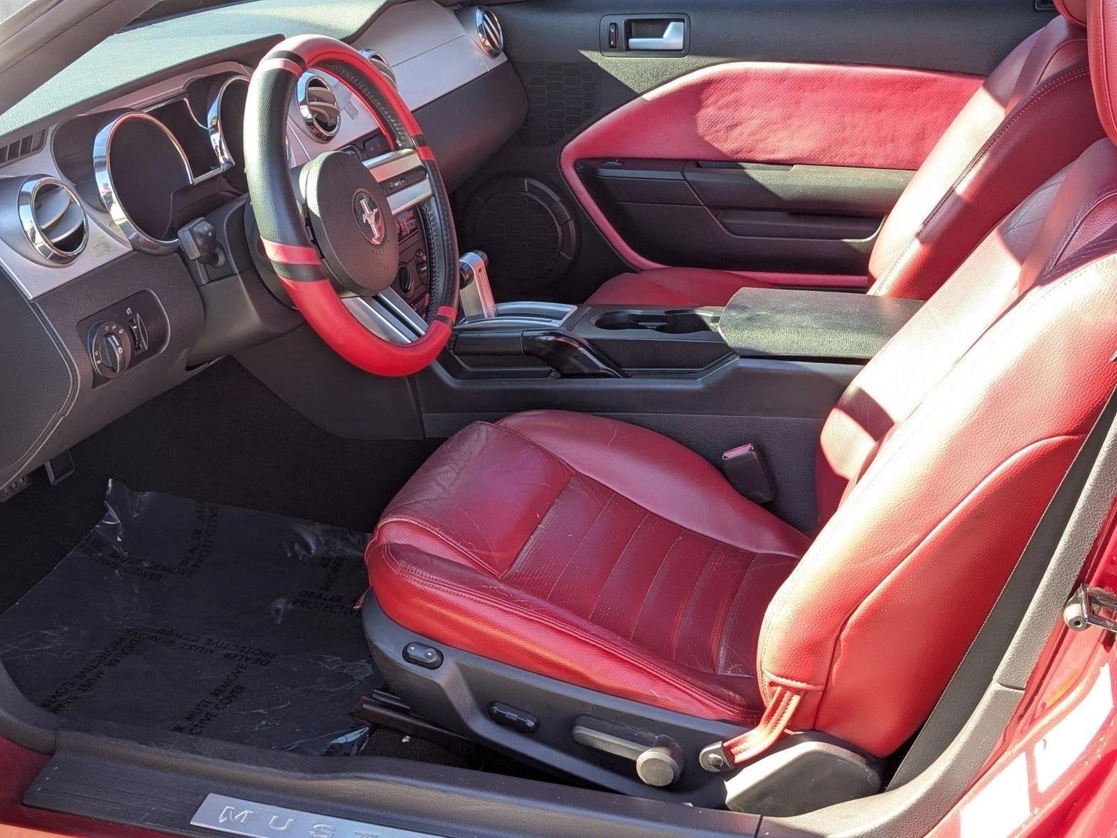 2005 Ford Mustang GT Deluxe