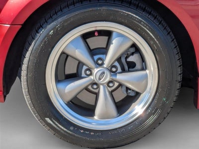 2005 Ford Mustang GT Deluxe