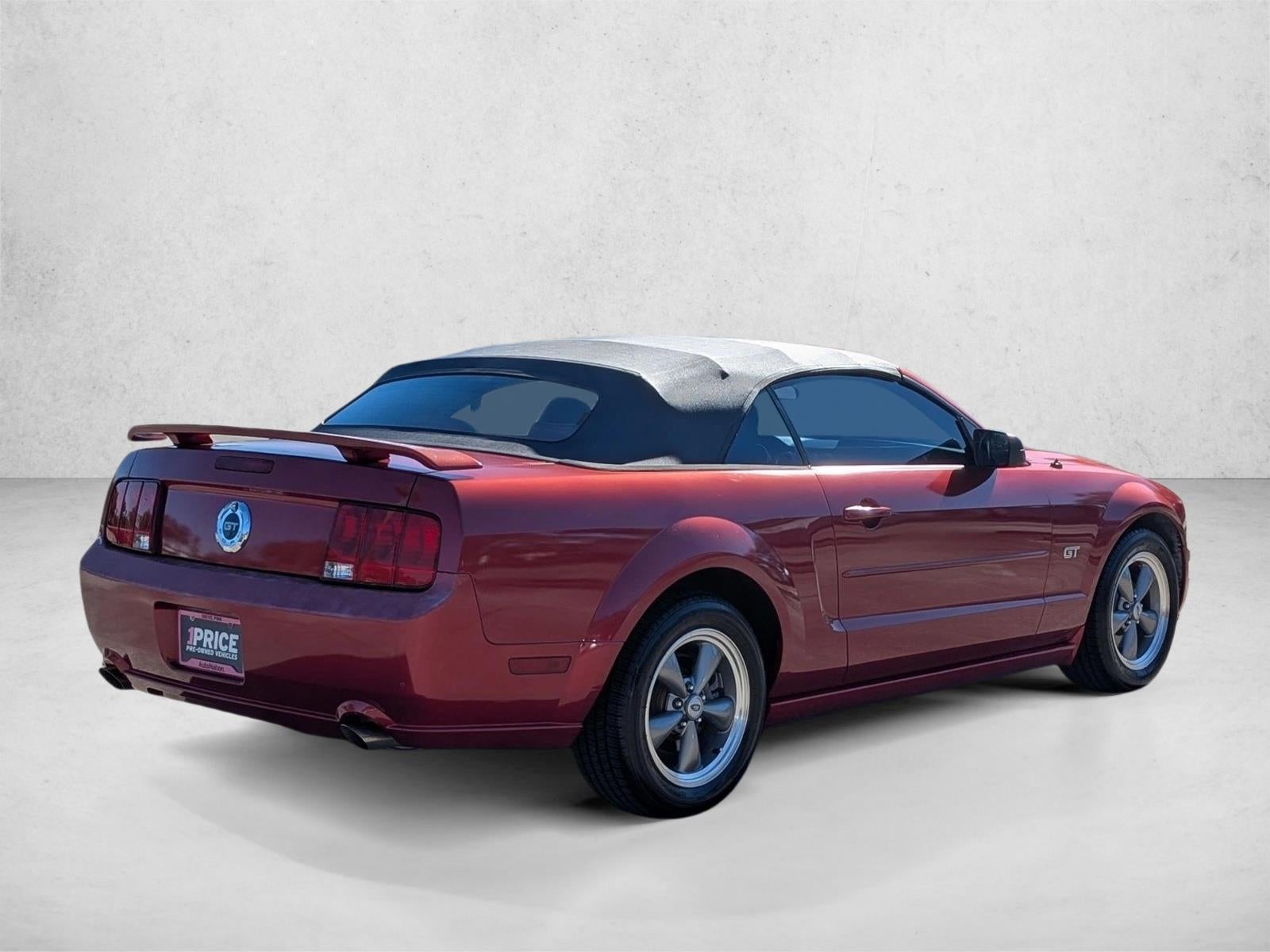 2005 Ford Mustang GT Deluxe