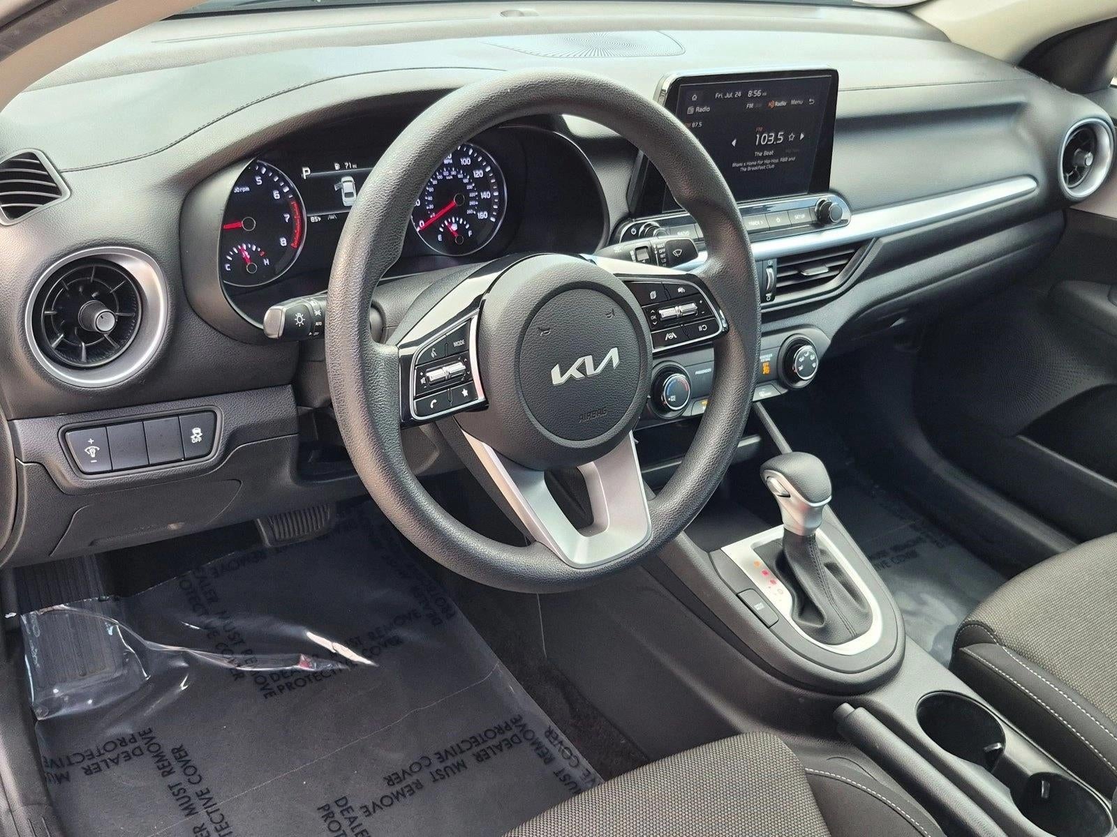 2023 Kia Forte LXS IVT