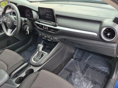 2023 Kia Forte LXS IVT
