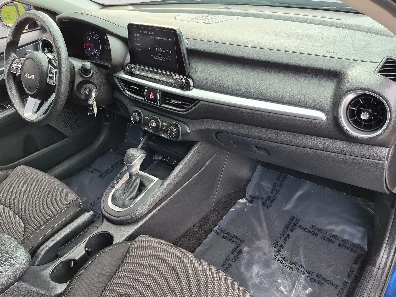 2023 Kia Forte LXS IVT
