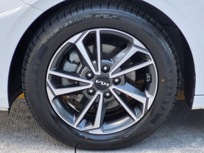 2023 Kia Forte LXS IVT