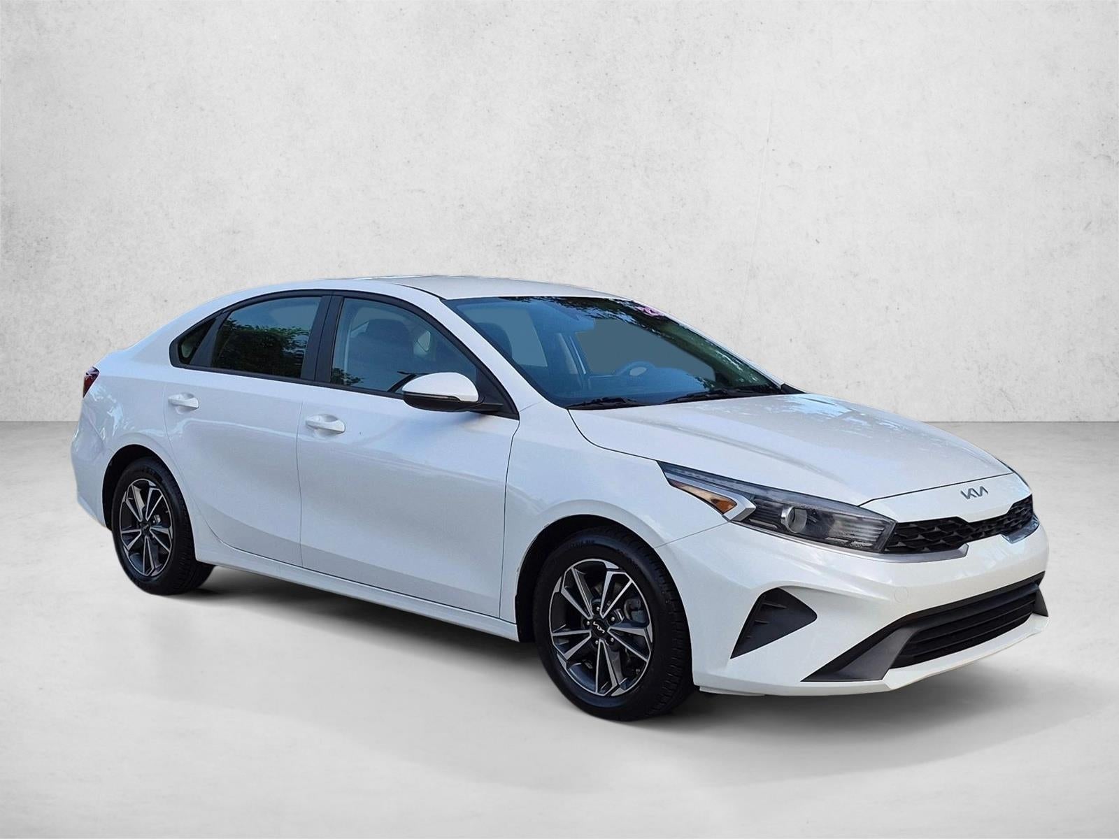 2023 Kia Forte LXS IVT