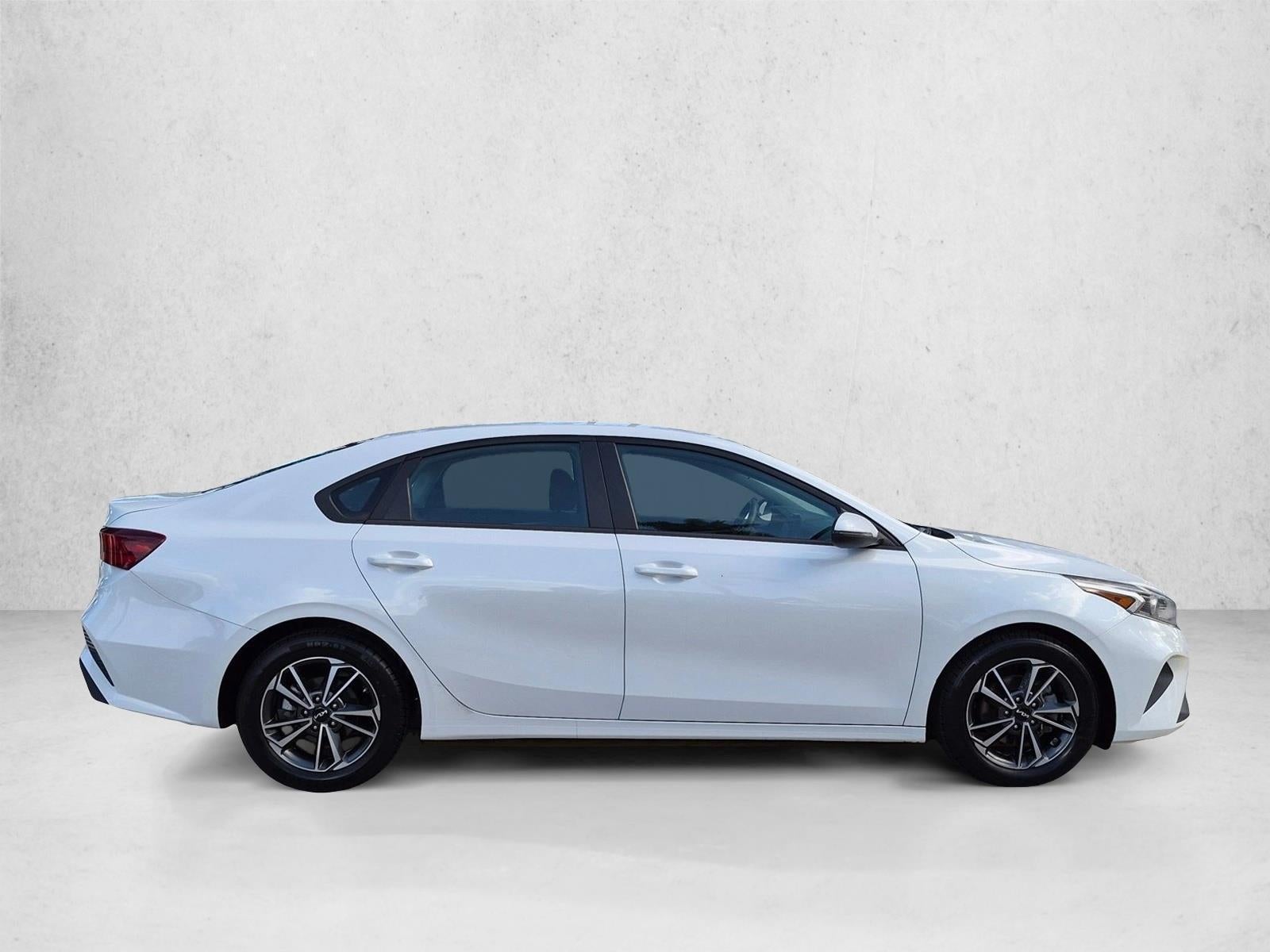2023 Kia Forte LXS IVT