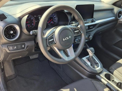 2023 Kia Forte LXS IVT