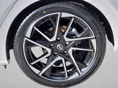 2025 Nissan Sentra SR CVT