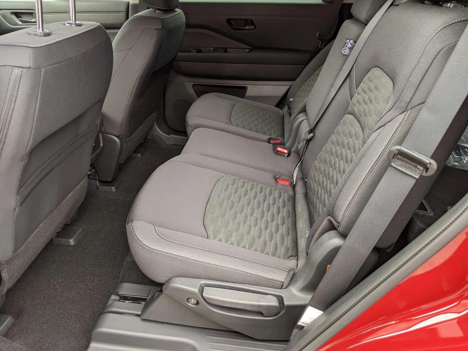 2025 Nissan Pathfinder SV 2WD