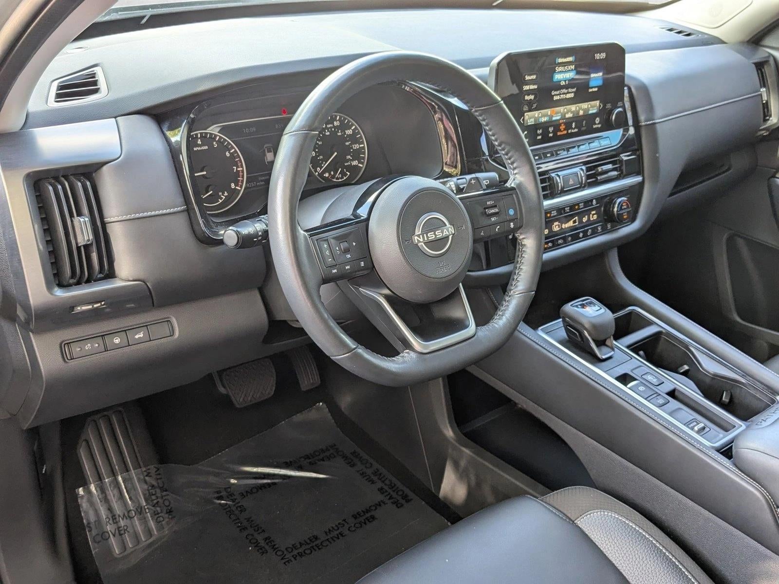 2022 Nissan Pathfinder SL 2WD