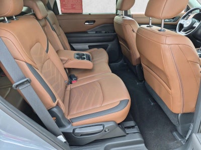 2025 Nissan Pathfinder Platinum 2WD