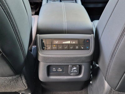 2025 Nissan Pathfinder Platinum 2WD