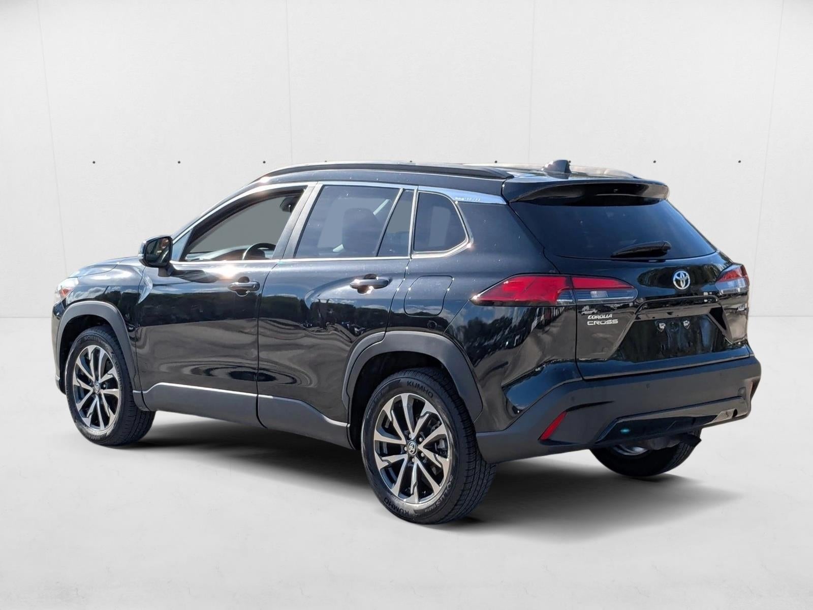 2023 Toyota Corolla Cross XLE 2WD (Natl)