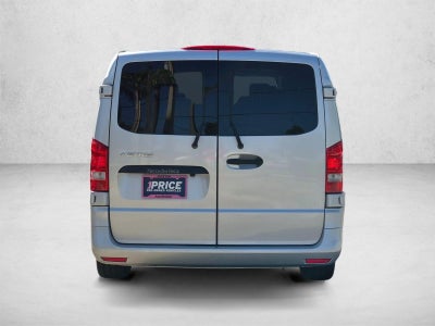 2018 Mercedes-Benz Metris Passenger Van Standard Roof 126" Wheelbase