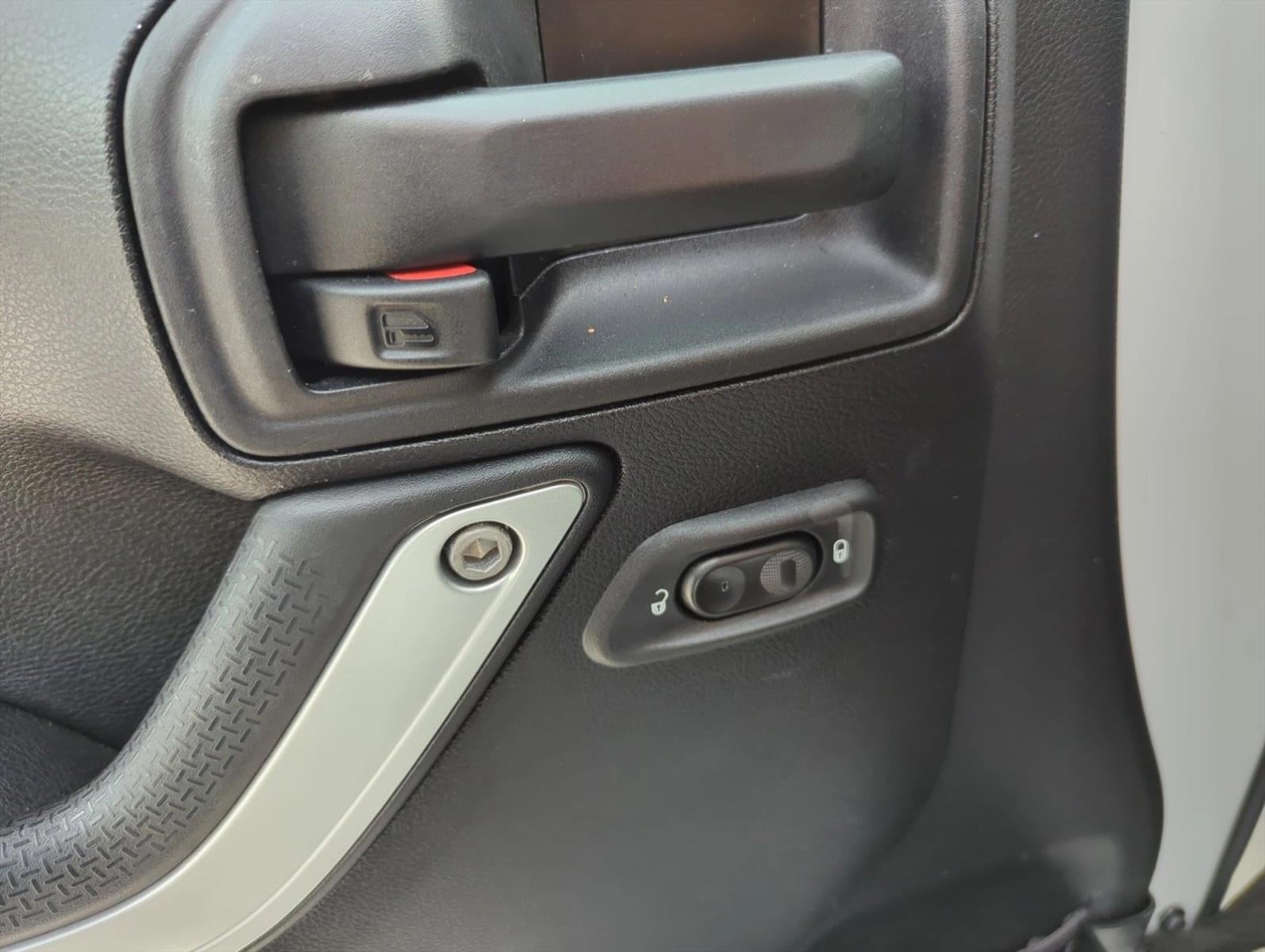 2016 Jeep Wrangler 4WD 2dr Sahara