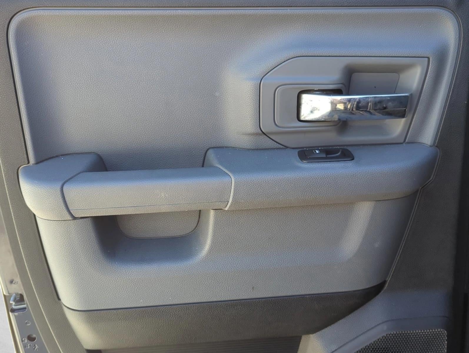 2016 RAM 1500 4WD Quad Cab 6.4 Ft Box SLT