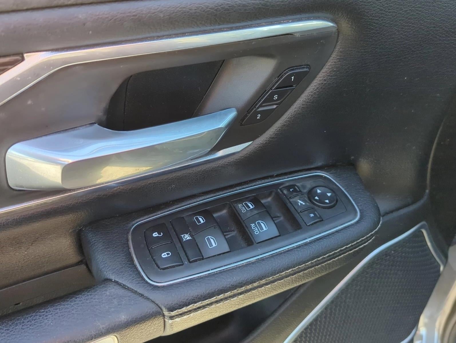 2020 RAM 1500 Laramie 4x2 Quad Cab 6'4" Box