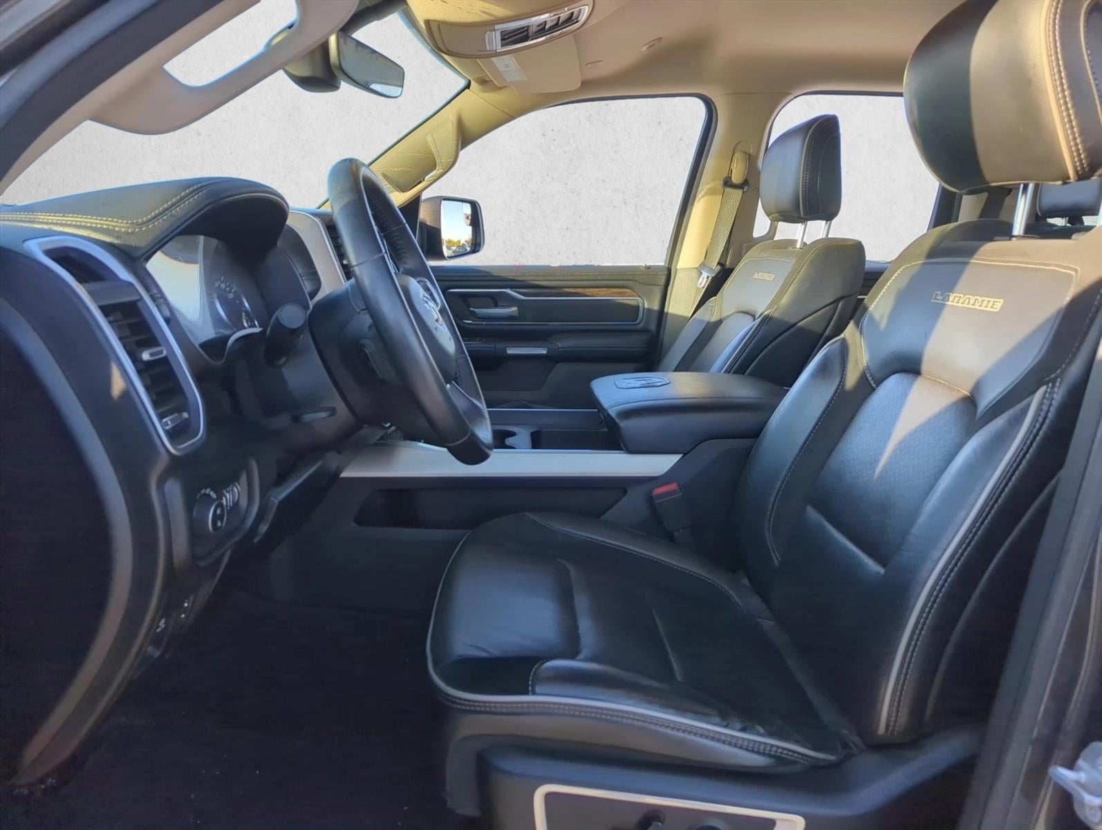 2020 RAM 1500 Laramie 4x2 Quad Cab 6'4" Box