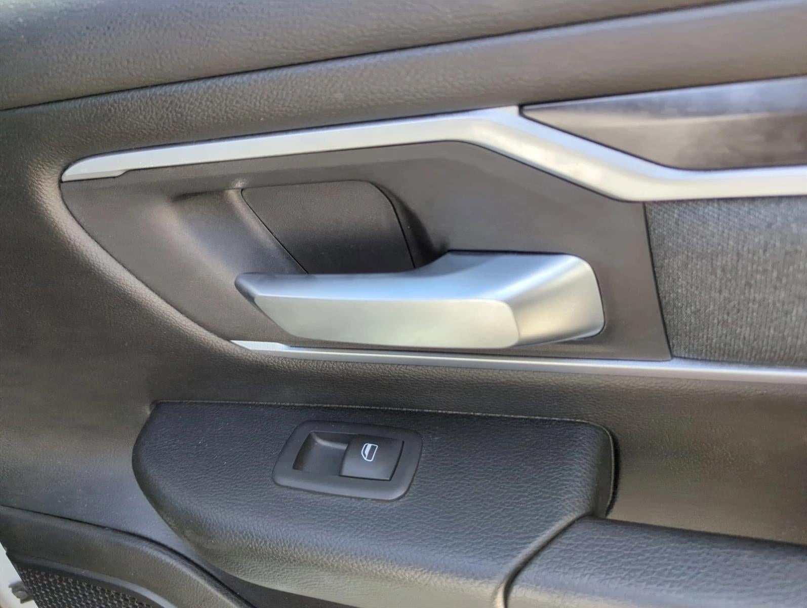 2022 RAM 1500 Big Horn 4x4 Crew Cab 5'7" Box