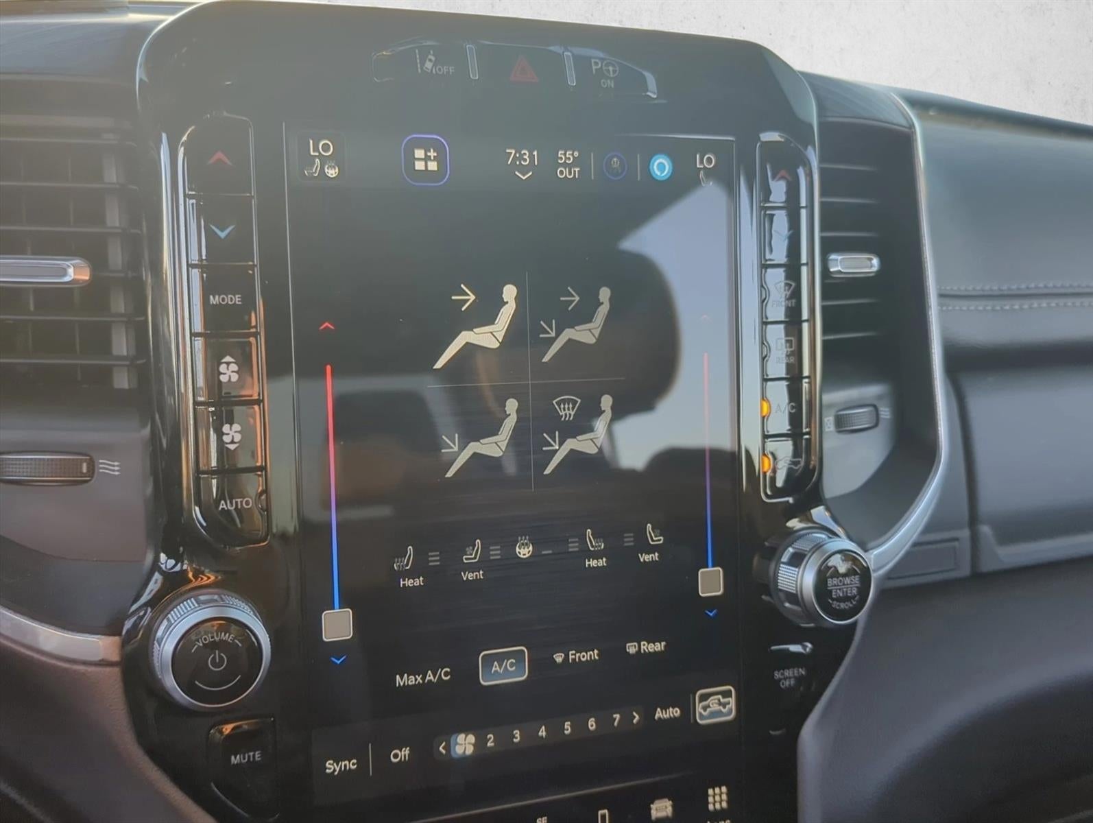 2023 RAM 1500 Laramie 4x4 Crew Cab 5'7" Box