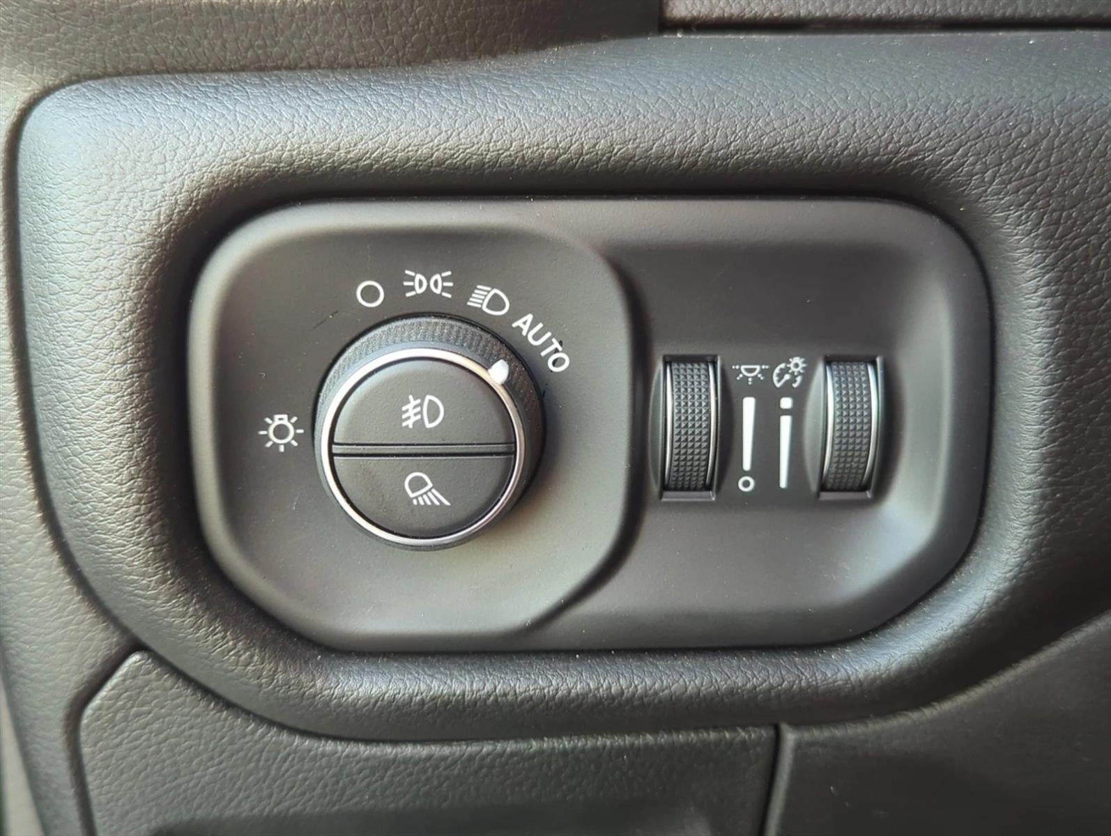 2023 RAM 1500 Laramie 4x4 Crew Cab 5'7" Box